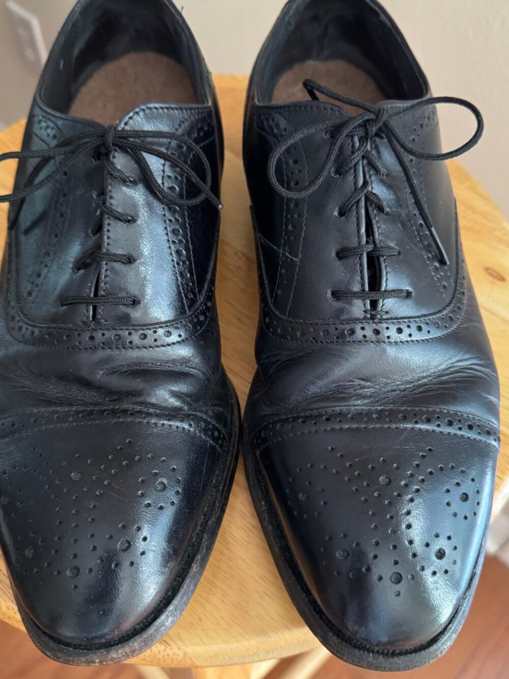 ET Wright Men's Black Leather Oxford Wingtips. Men's Size 8 D.